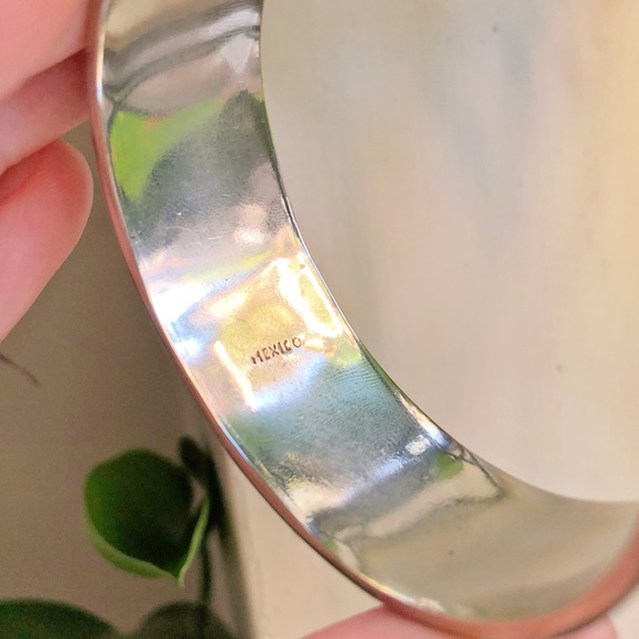 Vintage Floral Abalone Shell Cuff Bracelet - Picture 6 of 6